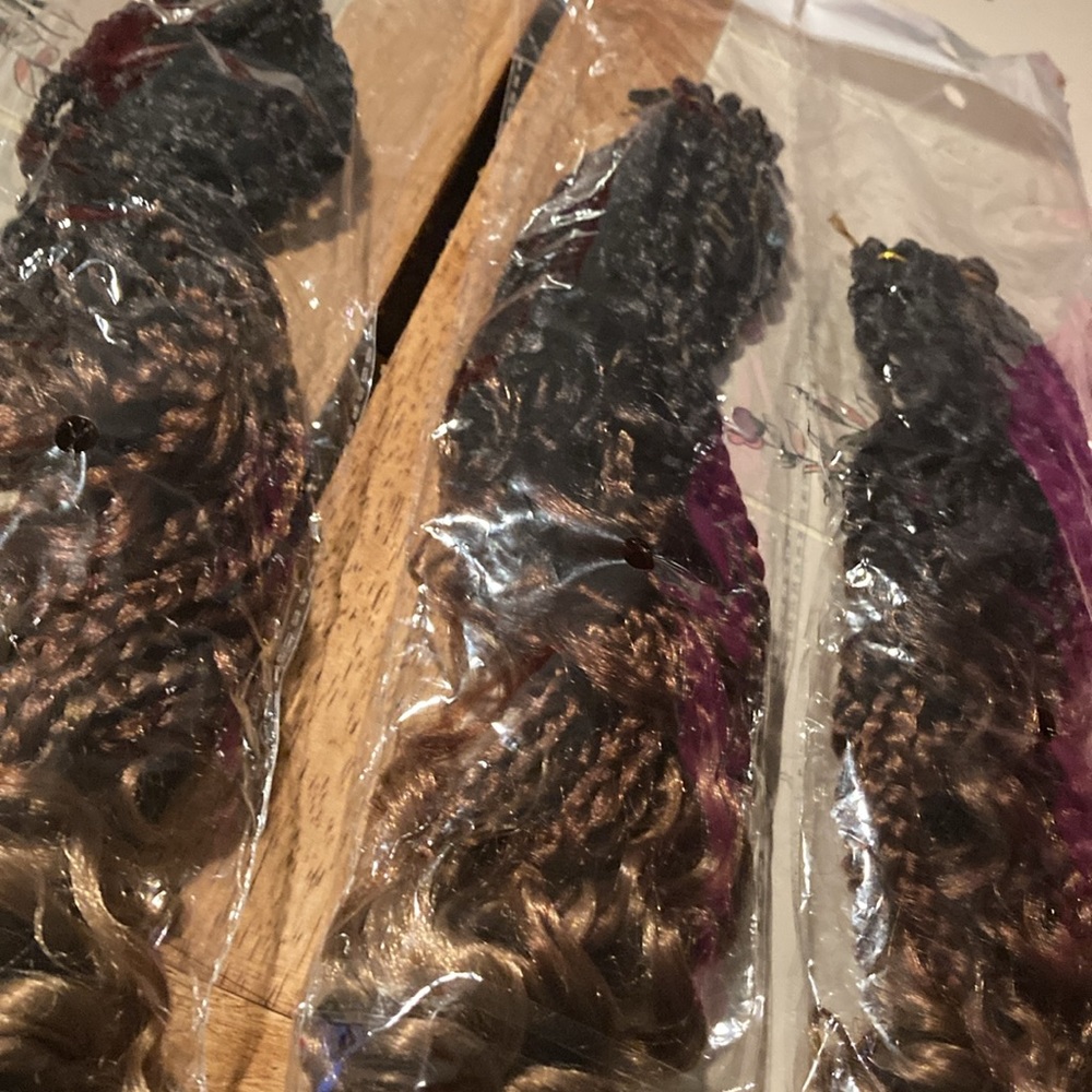 Braiding hair - Picture 11 of 17